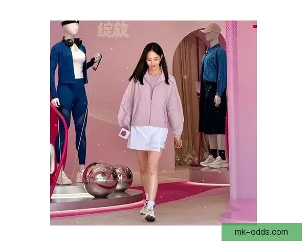 叶诗文张钧甯跨界合作亮相北京 共同分享运动心得激励女性力量